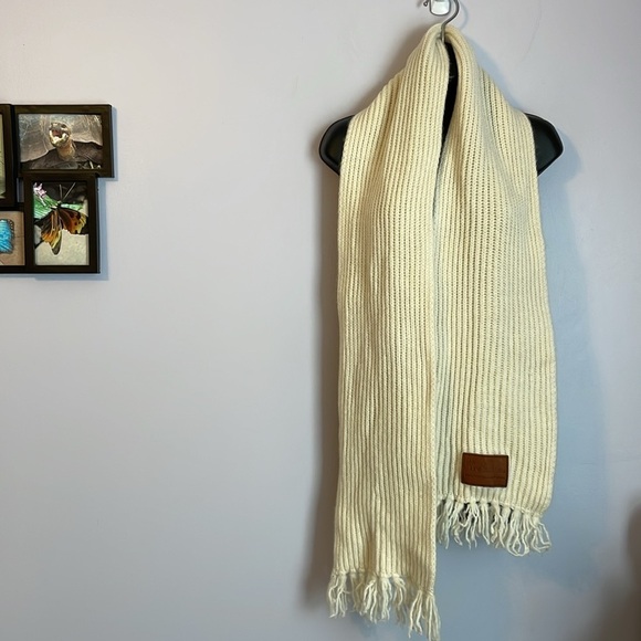 Treliske Pure New Zealand Wool Cream Chunky Knit Fringe Scarf - Picture 1 of 13